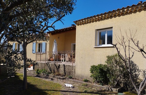 Caderousse House | Maison de Quartier Calme.proximité A7/a9. Village Proche Orange et Avignon