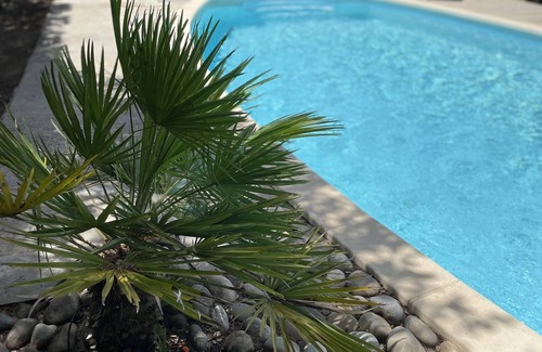 Lamanon House | Maison de Vacances 4 Chambres Avec Piscine Privée en Provence