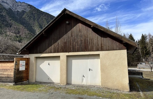Le Bourg-d'Oisans House | Maison de Village de Montagne au Pied de L'alpes D'huez, Terrain Clos et Garage