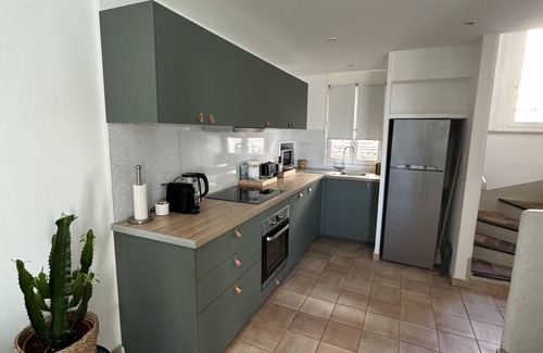 Sainte-Maxime City Centre House | Maison de Village Rénovée 90m2 - Vue mer Exceptionnelle - 4/6 Personnes