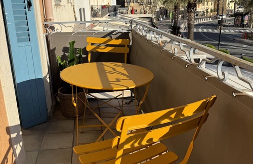 Sainte-Maxime City Centre House | Maison de Village Rénovée 90m2 - Vue mer Exceptionnelle - 4/6 Personnes