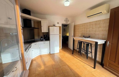 Colombiers House | Maison de Village Pres du Canal