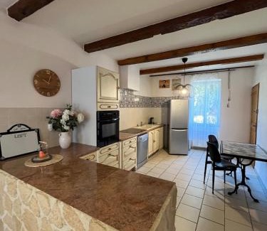 Viviers House | Maison de ville-3 chambres-2 salles de bain