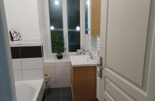 Saint-Brieuc House | Maison de ville - terrasse sud, a 10 min des plages