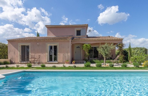 Chateaurenard Villa | Maison du Barret - Beautiful holiday home in Chateaurenard