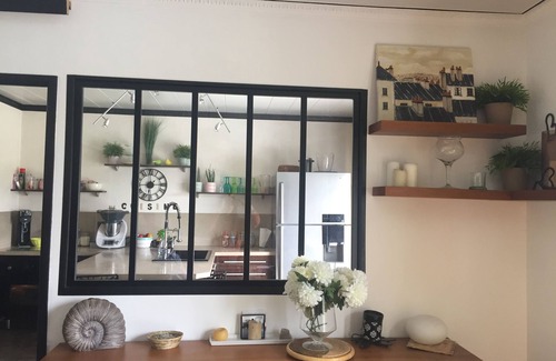 Dammartin-en-Goele House | Maison du bonheur with seasonal heated pool