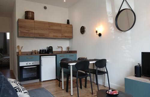 Le Pin Apartment | Maison du Bonheur, gîte Les Tilleuls