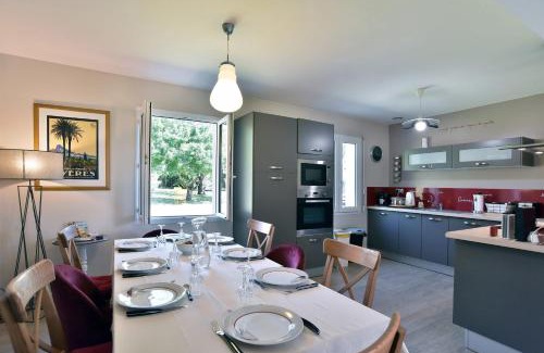 Vains House | Maison du Bonheur - Parking - Wifi