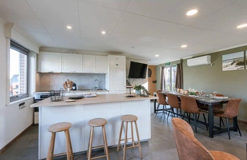 Koksijde House | Maison du Coeur, Gezellig en Knus Huisje in Rustige Wijk op 2 km van het Strand