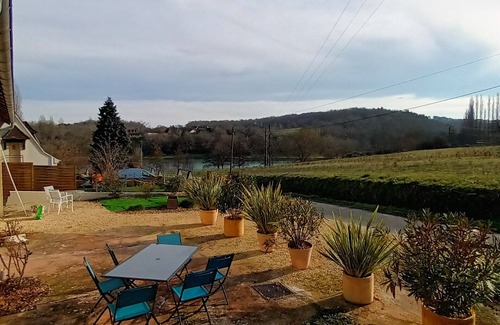 Lanquais House | Maison du lac & Château de Lanquais