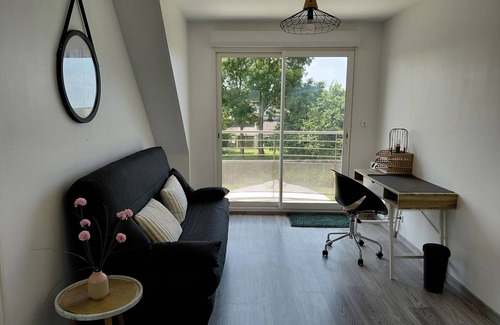 Montchaton House | Maison Du Mont César