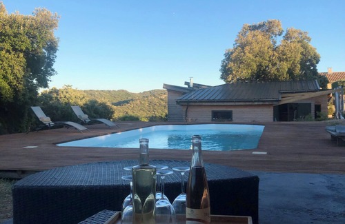 Lirac House | Maison en Bois, en Campagne Avec Piscine