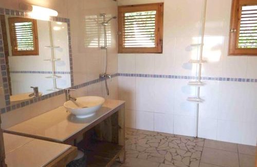 Pointe-Noire House | Maison en bord de mer à Pointe-Noire avec piscine partagée