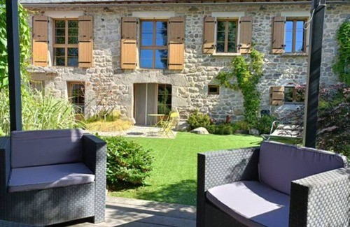 Loubaresse House | Maison en Pierre Cosy et Spacieuse Avec Jardin