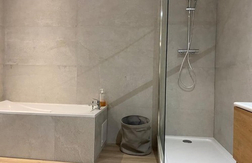 Poincare - Foch - Anatole France - Croix de Bourgogne House | Maison entière 6 personnes jardin terrasses et garage