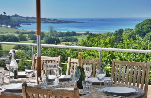 Saint-Jean-du-Doigt House | Maison Falaizou. A beautiful spacious house with spectacular sea-view!