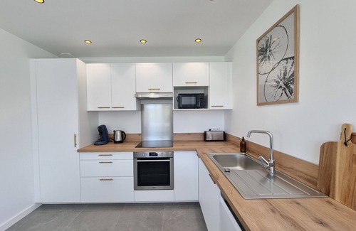 Saint-Jean-Trolimon House | Maison Familiale -10 Pers - La Torche - Parking - Draps et Serviettes Inclus