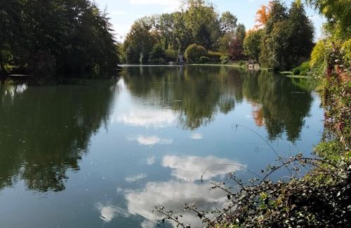 Bazouges-sur-le-Loir House | Maison familiale près du Zoo de la Flèche avec piscine chauffée, jardin et cheminée - FR-1-410-377