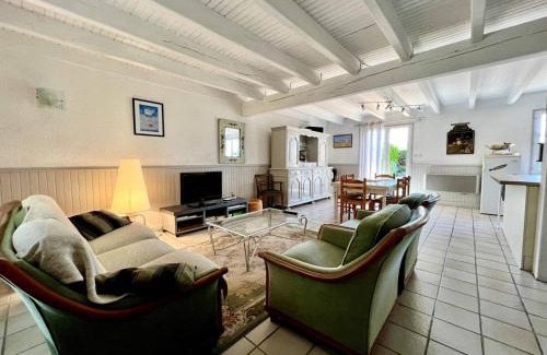 La Bree-les-Bains House | Maison familiale à La Brée-les-Bains - 3 chambres, terrasse, près de la plage - FR-1-246A-318