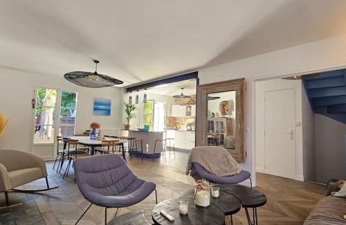 Saint-Arnoult House | Maison familiale 12 couchages, spa et terrasse