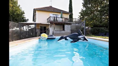 Saint-Marcel House | Maison familiale- 12 couchages - 6 chambres, piscine, très grand jardin