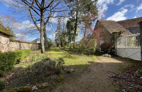 Cerilly House | Maison familiale avec jardin, proche forêt de Tronçais et commerces, idéale pour activités et détente - FR-1-489-98