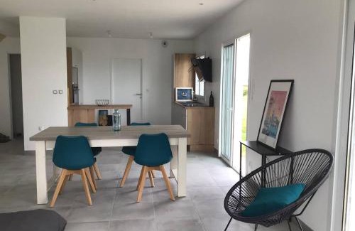 Plouguerneau House | Maison familiale spacieuse à Plouguerneau avec jardin