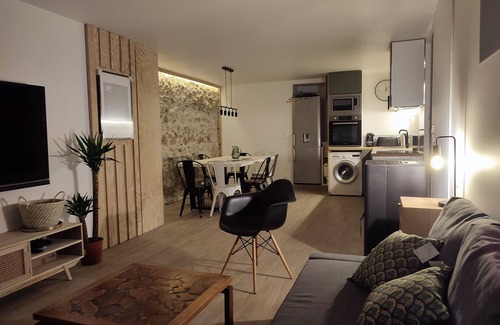 Saint-Bauzille-de-Putois House | Maison de Village Avec Terrasse de Plein Pied, sur le Gr60 à 500m de la Rivière