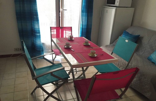 Saint-Georges-de-Didonne House | Maisonette 2/4 people 250 m from the beach, private parking and garden