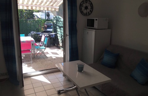 Saint-Georges-de-Didonne House | Maisonette 2/4 people 250 m from the beach, private parking and garden