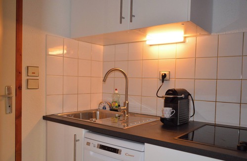 Saint-Georges-de-Didonne House | Maisonette 2/4 people 250 m from the beach, private parking and garden