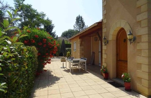 Saint-Martial-de-Nabirat House | Maison Piscine Chauffée et Spa Saint-martial-de-nabirat