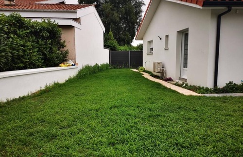 Saint-Vincent-de-Tyrosse House | Maison Entière Plein Pied,125 m², Terrasse, Jardin, Sud-ouest 40 15 Min Plages