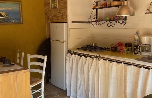 Villeseque-des-Corbieres House | Maison Dans Jardin