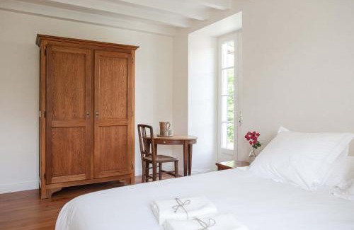 Hasparren House | Maison Gamboia, chambres d'hôtes au calme avec jardin