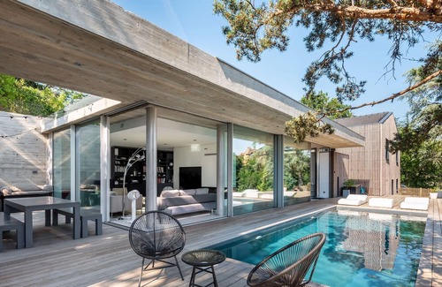 Francheville Villa | Maison H - Architect's house inside-out with view