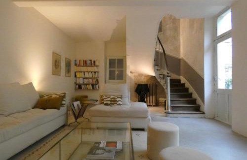 Nogent-le-Rotrou House | Maison historique au cœur de Nogent-le-Rotrou, 6 chambres, piscine chauffée, idéal pour familles et amis - FR-1-581-121