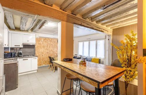 Quartier Saint-Marc - Croix de Pierre - Saint-Nicaise Apartment | Maison Hyper Centre Rouen - Patio - TV 4K - WIFI-Fibre - 4 chambres - Machine à laver - Sèche linge - Lave Vaisselle - Confort - Spacieux