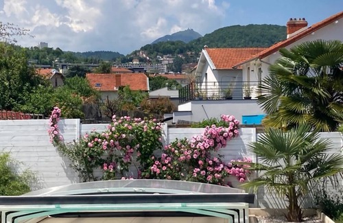 Vallieres House | Maison Idéalement Placée Avec Piscine Pour 8 Personnes