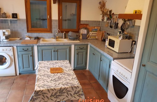 Saint-Christol House | Maison Indépendante en Pleine Nature à un km du Village. Idéal Pour Randonneurs