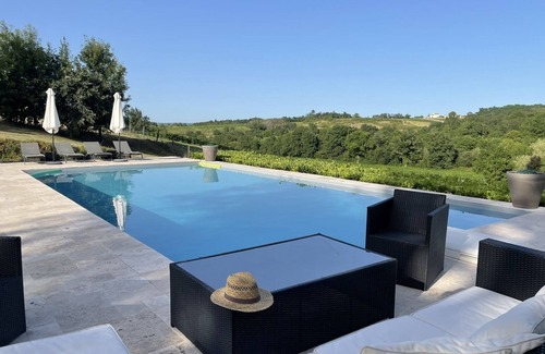 Nerigean House | Maison Indépendante Dans un Château de Charme Avec Piscine Proche de St Emilion