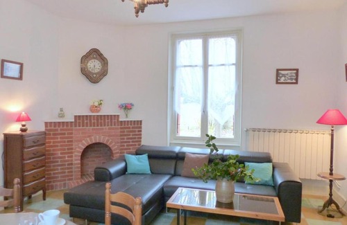 Herisson House | Maison indépendante près du village médiéval avec jardin clos, parking et équipements complets - FR-1-489-15