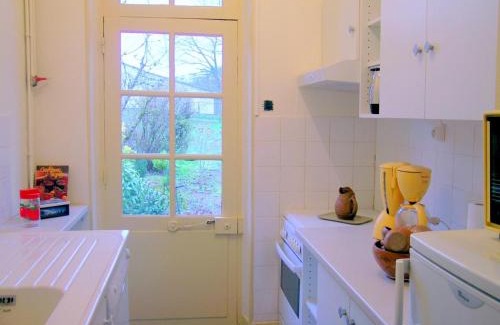 Herisson House | Maison indépendante près du village médiéval avec jardin clos, parking et équipements complets - FR-1-489-15