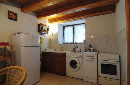 Balazuc House | Maison Individuelle au Calme, Joli Cadre Verdure, Proximité Baignade