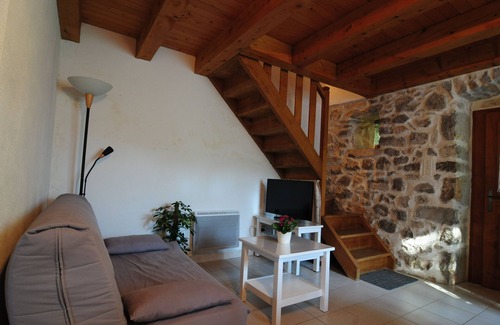 Balazuc House | Maison Individuelle au Calme, Joli Cadre Verdure, Proximité Baignade