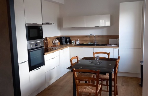 Espalion House | Maison L'ESTIVALE * on the banks of the Lot in Espalion