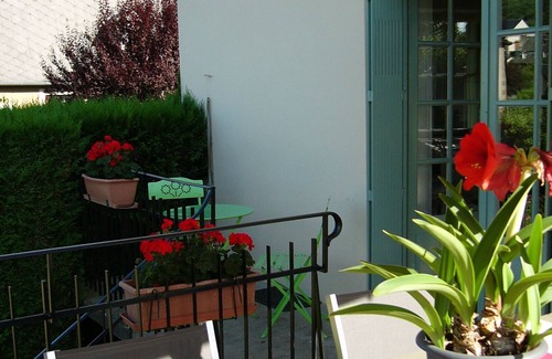 Espalion House | Maison L'ESTIVALE * on the banks of the Lot in Espalion