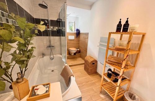 Fives House | Maison Langevin 2-Bedroom House with Cozy Garden & Patio