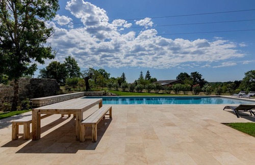 Cahors Villa | Maison Malbec - Six Bedroom Villa, Sleeps 12