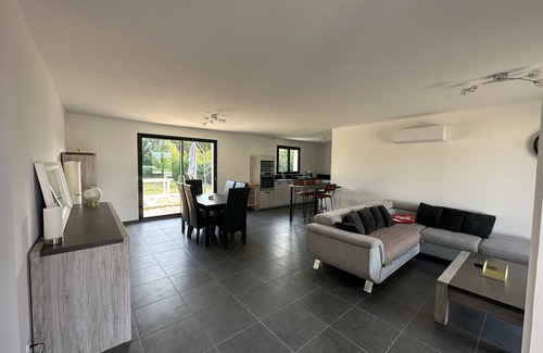 Le Montat House | Maison Neuve, 6 Couchages, Proche Cahors